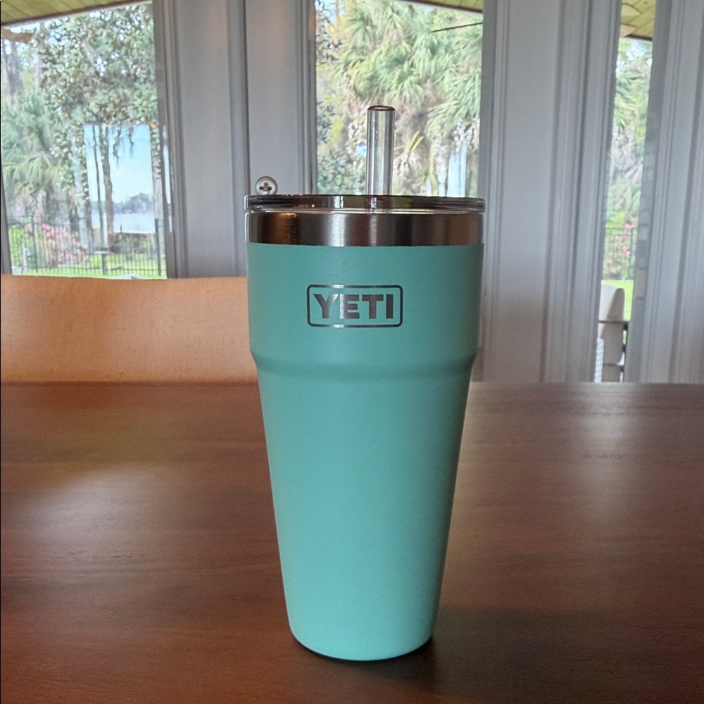 Yeti Aqua Tumbler with Clear Straw 26 oz
